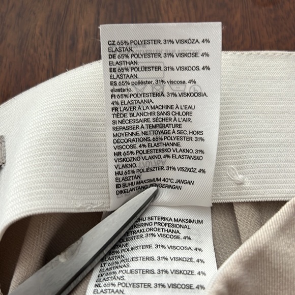H&M Cream Skinny Slacks, size 8 - Picture 9 of 9
